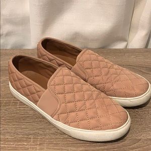Steve Madden Slip-On Sneaker